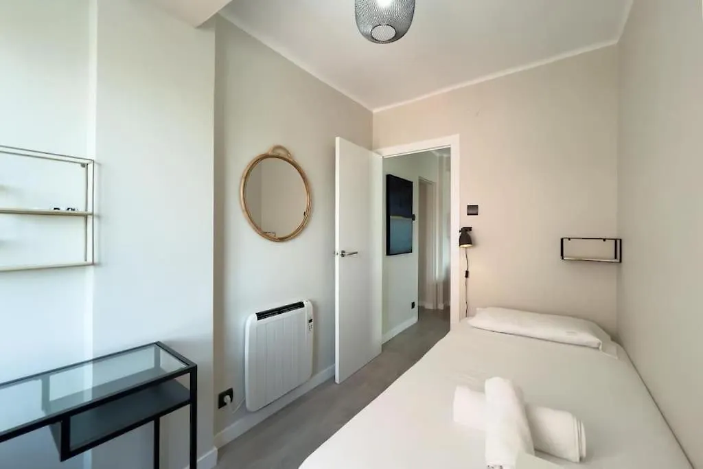 Bebarceloner Sant Andreu Apartments - 3 Bedrooms 0*, Barcelona
