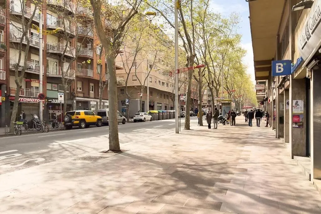 Bebarceloner Sant Andreu Apartments - 3 Bedrooms