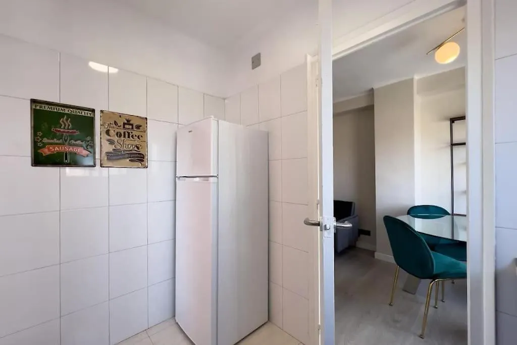 Bebarceloner Sant Andreu Apartments - 3 Bedrooms