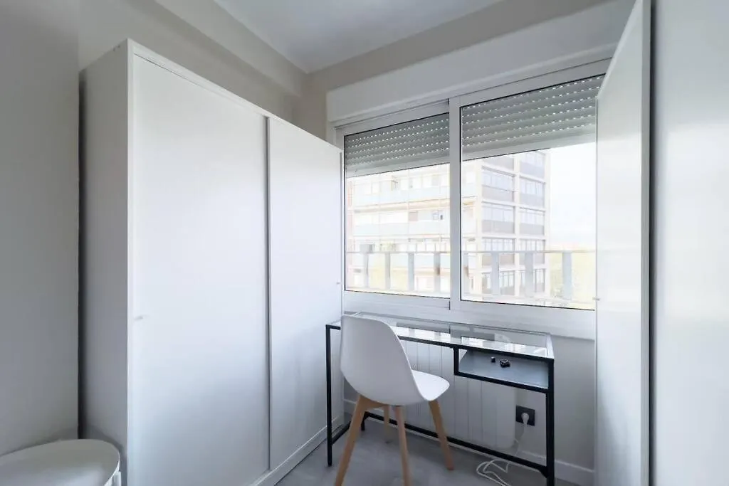 Bebarceloner Sant Andreu Apartments - 3 Bedrooms